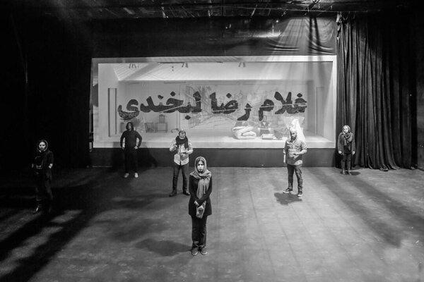 اجرای غلامرضا لبخندی از 18 فروردین، بهروز پناهنده خفاش شب شد