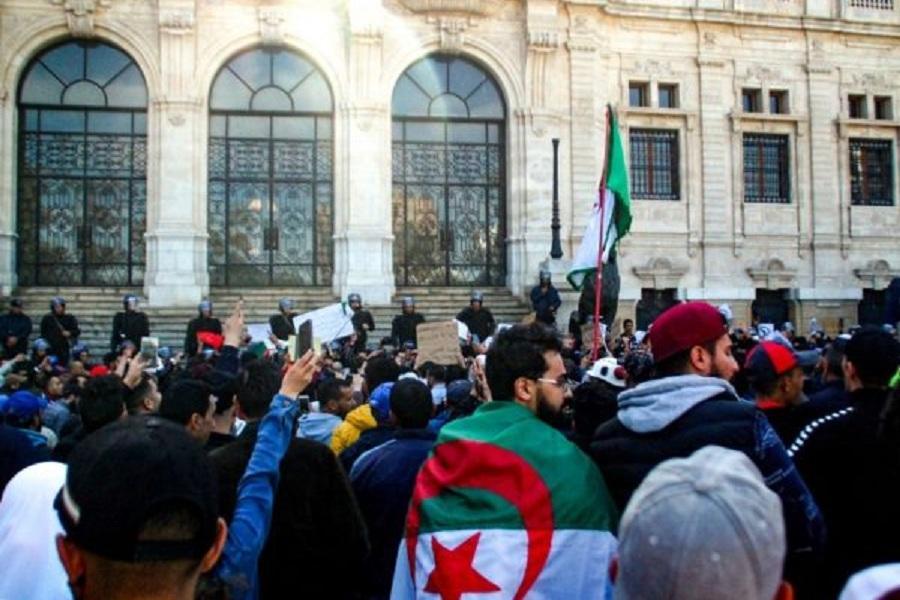 ادامه اعتراضات مردمی در الجزایر