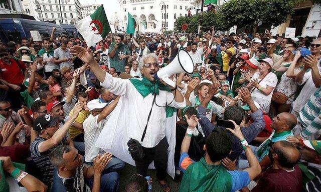 تظاهرات گسترده در الجزایر و فراخوان برای نافرمانی مدنی
